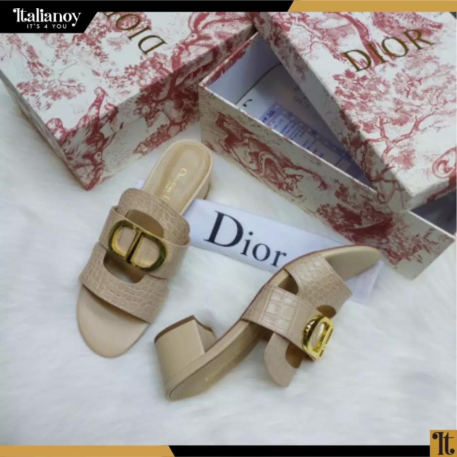 Dior shoes beige