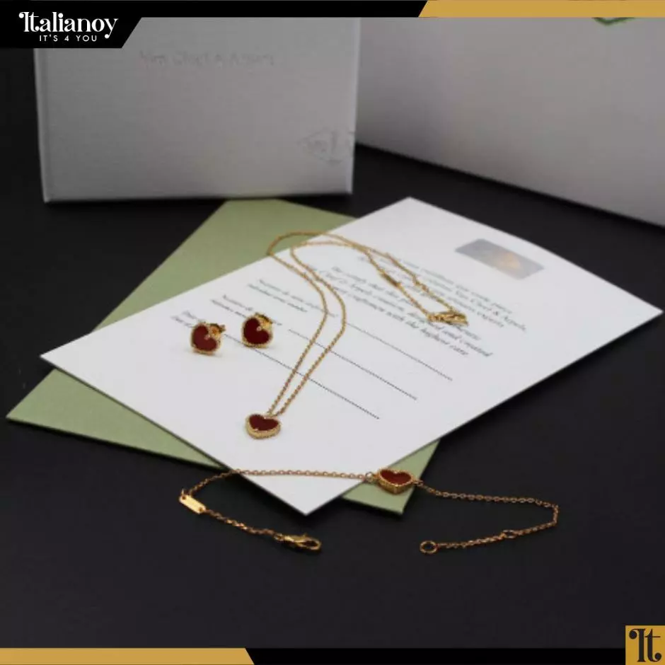 Van Cleef Heart-Shaped Jewelry Necklace - Bracelet - Earring In Gold