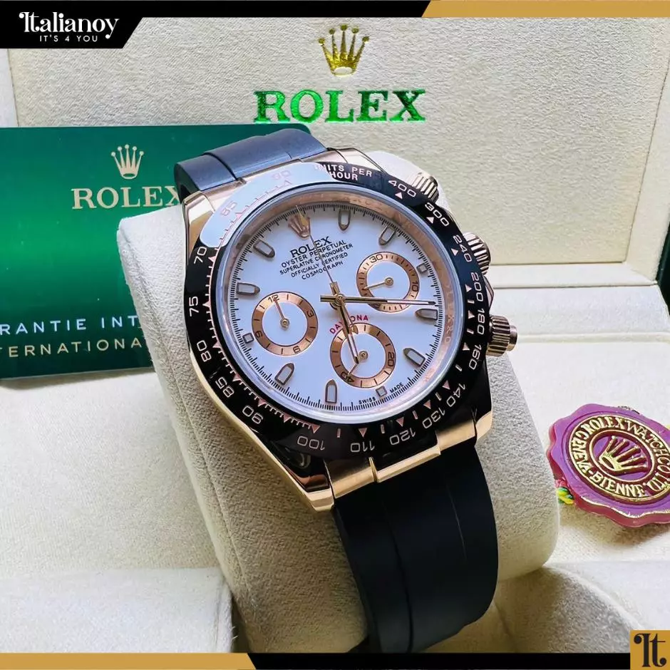 Rolex Cosmograph Daytona with White Dial, Yellow Gold, and Oysterflex Bracelet