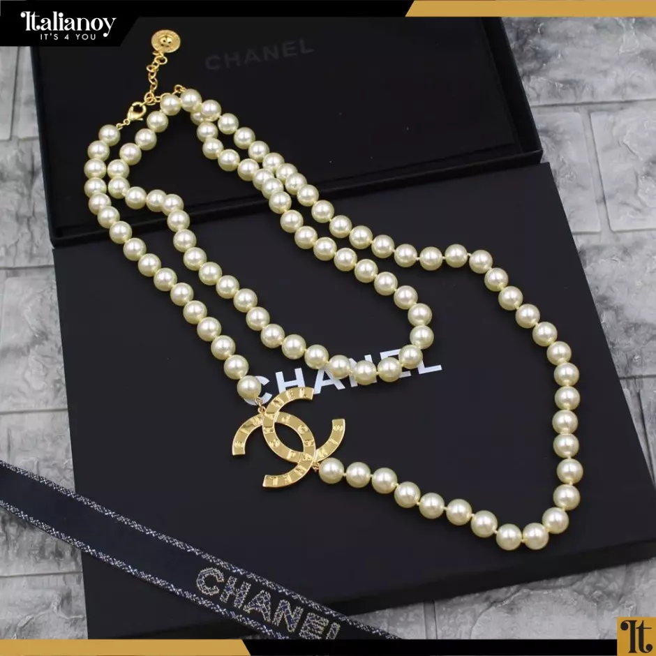 Classic CHANEL Pearl CC Crystal Gold Short Choker Necklace Pearls