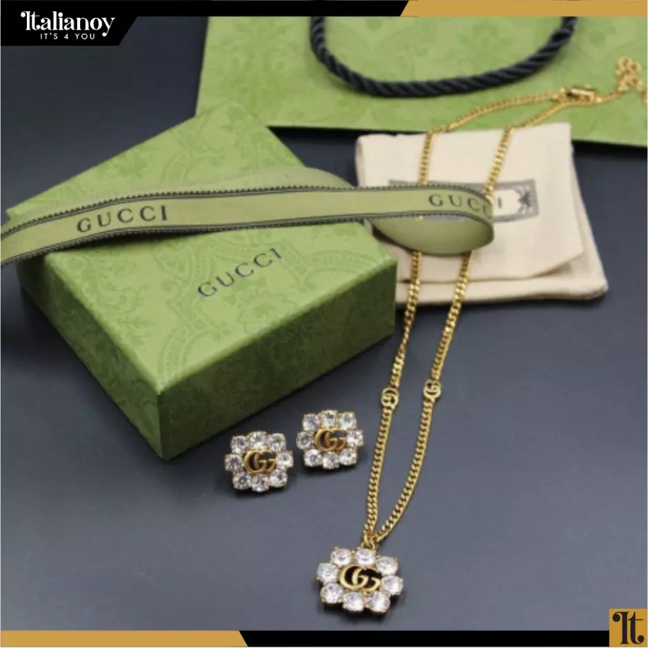 Gucci necklace & earrings Gold